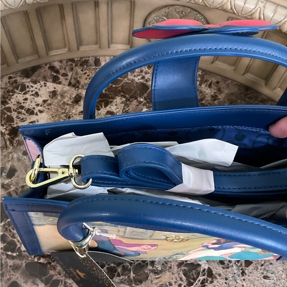 👛Disney Loungefly Snow White and the Seven Dwarfs Crossbody Bag - Picture 9 of 10